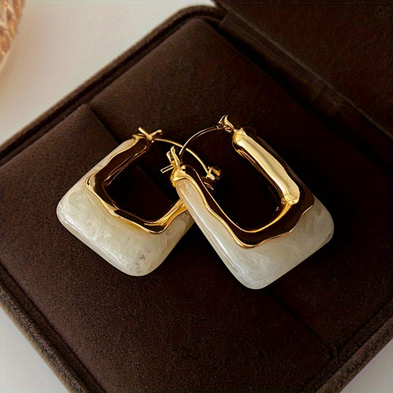 Mila | Elegant U-Shaped Hoop Earrings