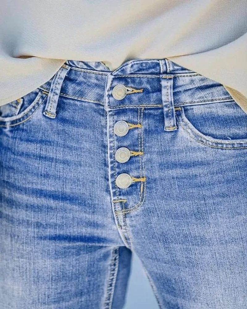 Tiala | Vintage High Waisted Flare Jeans