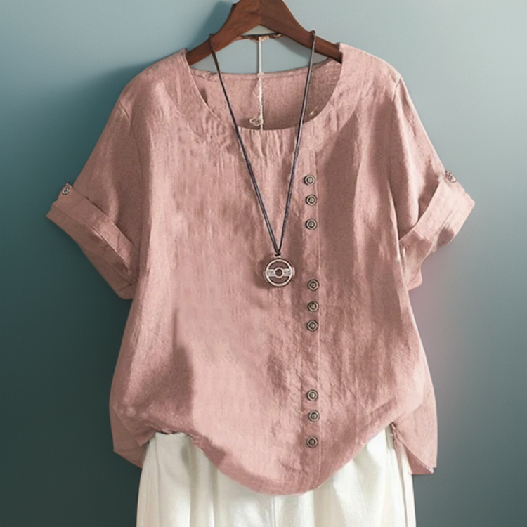 Livia | Classic Buttoned Tee