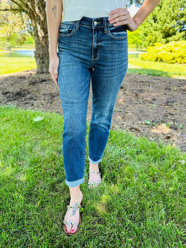 Alara | Ultra Stretch Straight Leg Jeans